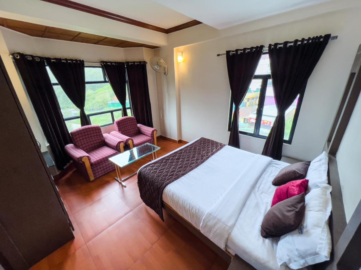 Munnar Castle Hotel Bagian luar foto